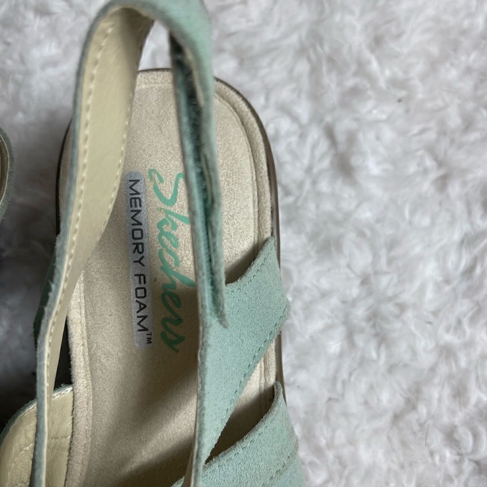 Skechers Mint green Suede  straps Wedges Sandals  Memory Foam Size 9.5W - Picture 9 of 10